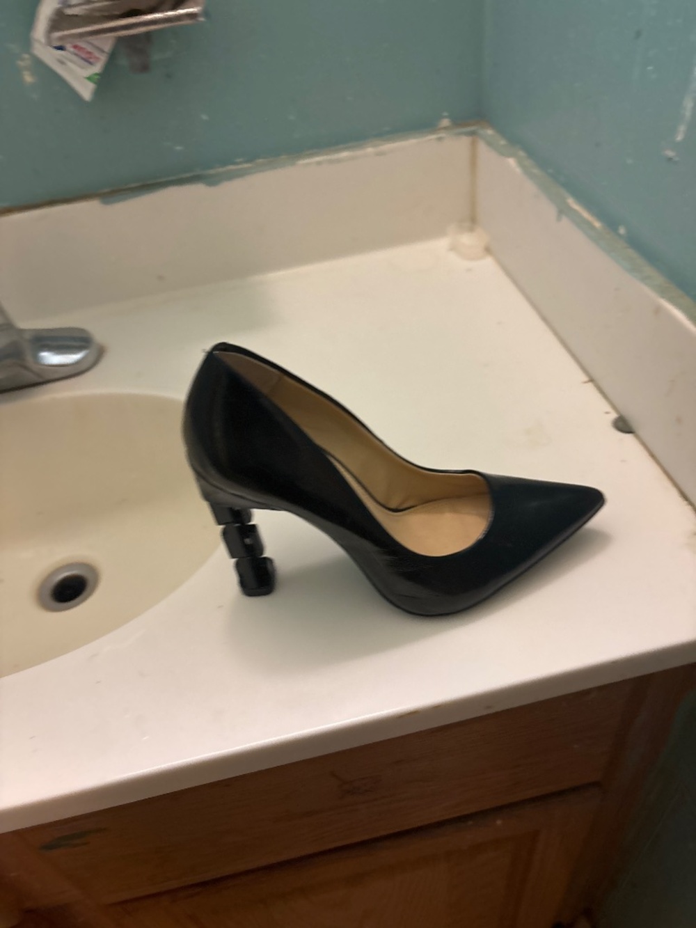 Shoes - Picture 2 of 6
